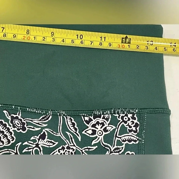 Athleta Floral Affirmation Kamala 7/8 Leggings Size Medium - Picture 4 of 5